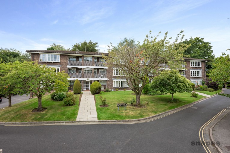 Image of Warren Close, Bramhall, SK7