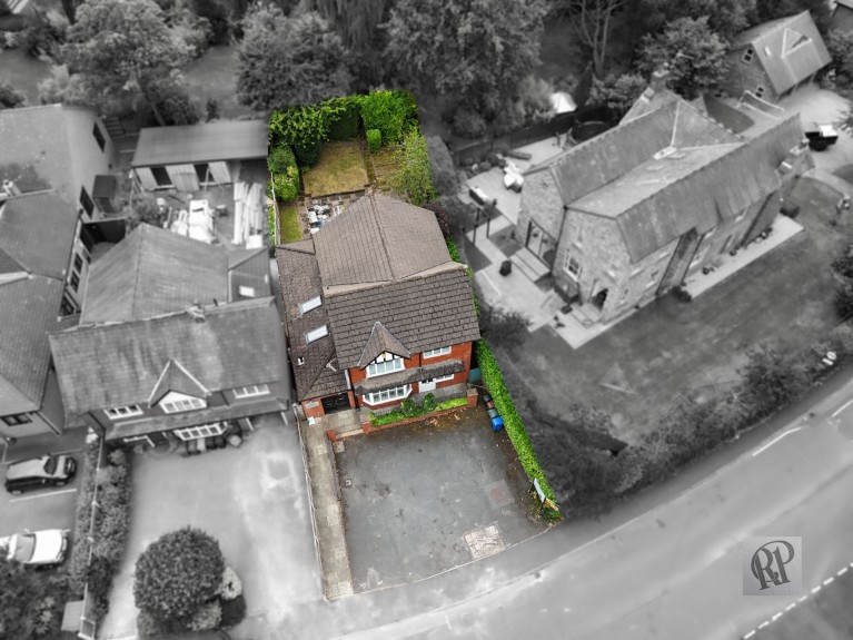 Image of Robins Lane, Bramhall, SK7